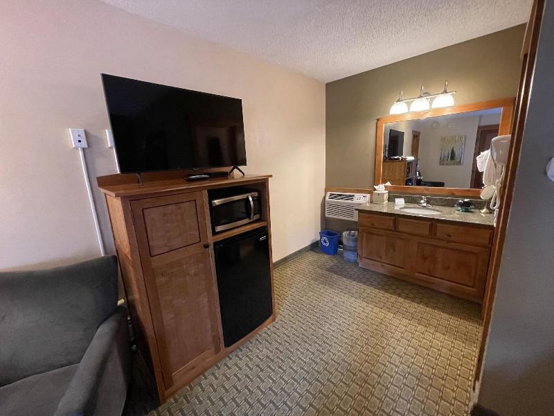 Silver Moon Inn image