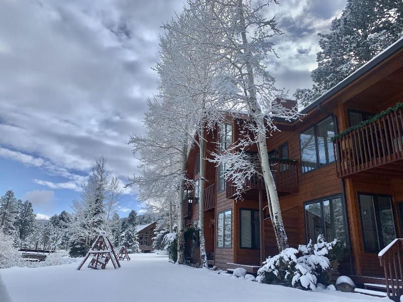 Aspen Winds On Fall River image