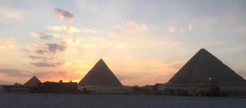 The Pyramids Inn Cheops image