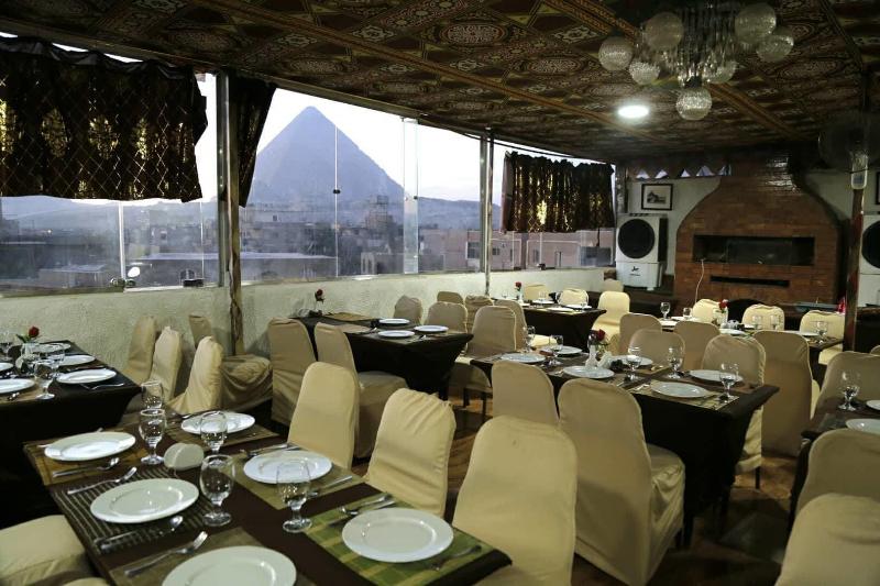 The Pyramids Inn Cheops image