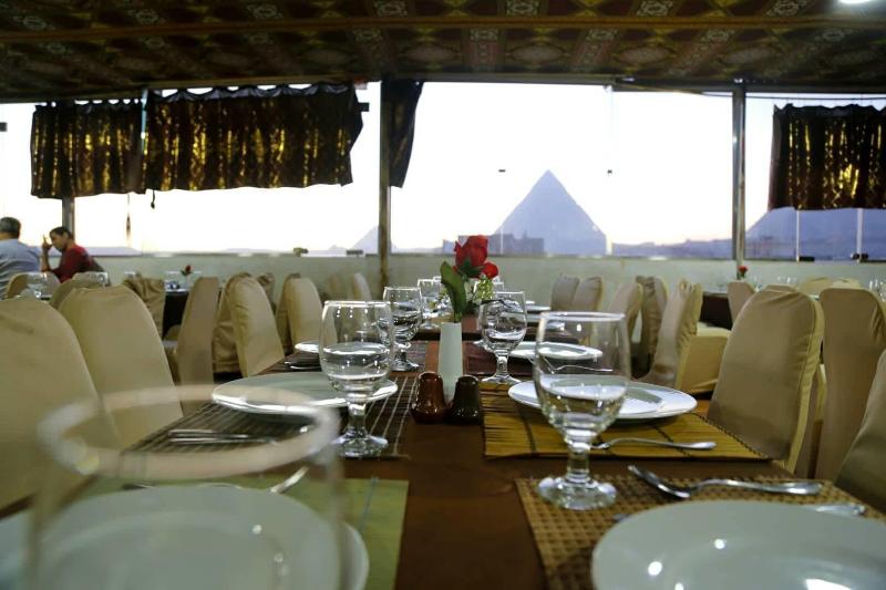 The Pyramids Inn Cheops image