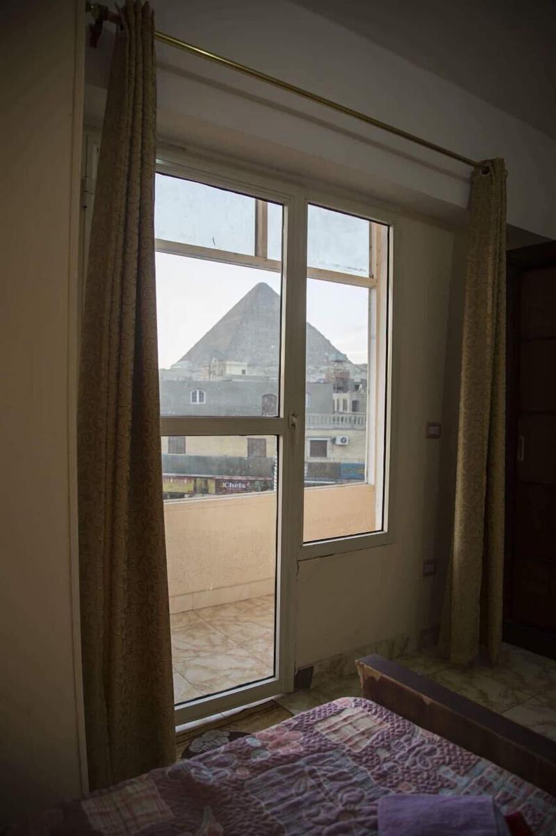 The Pyramids Inn Cheops image