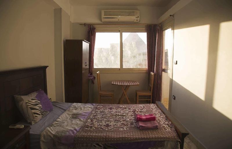 The Pyramids Inn Cheops image