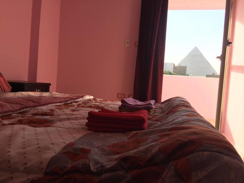 The Pyramids Inn Cheops image