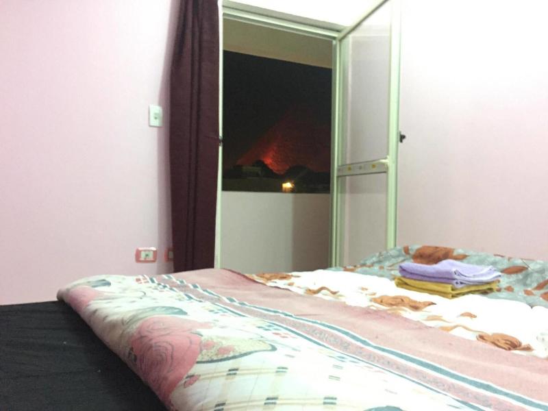 The Pyramids Inn Cheops image