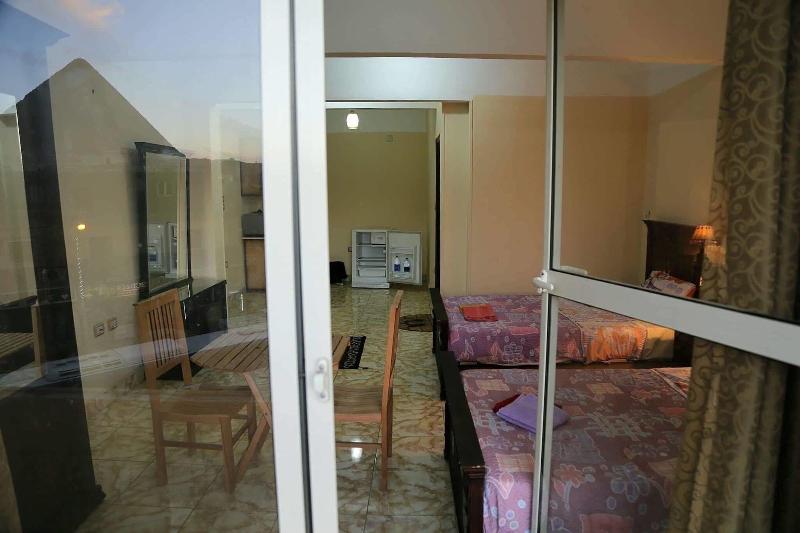 The Pyramids Inn Cheops image