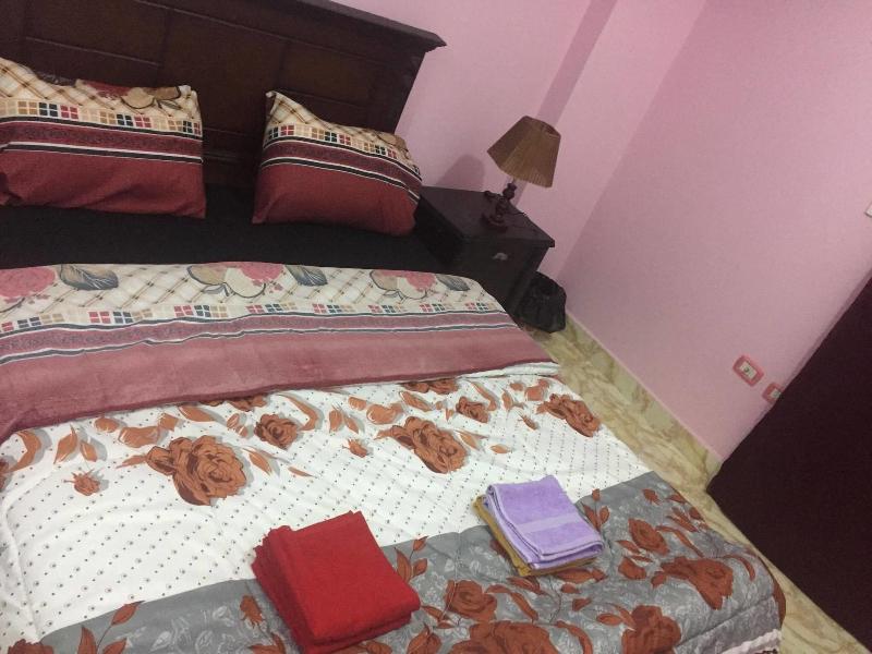 The Pyramids Inn Cheops image
