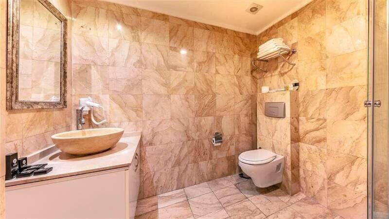 Asia Business Suites image