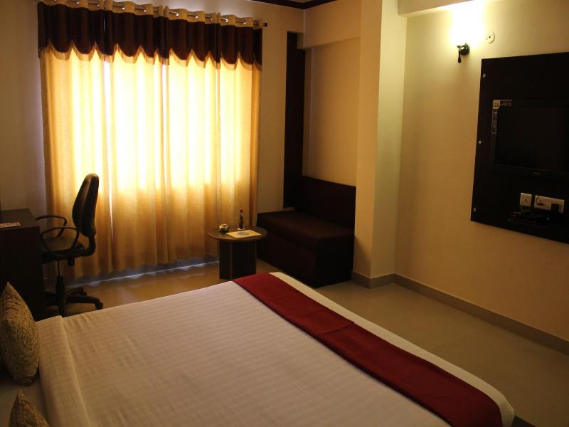 Hotel Savi Regency image