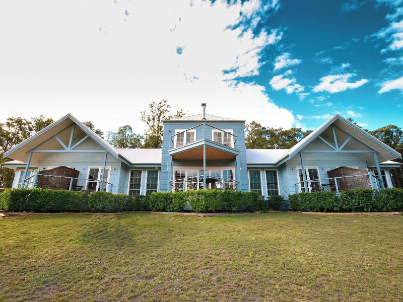 Brokenback Views Country Estate
