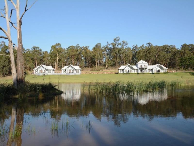 Brokenback Views Country Estate