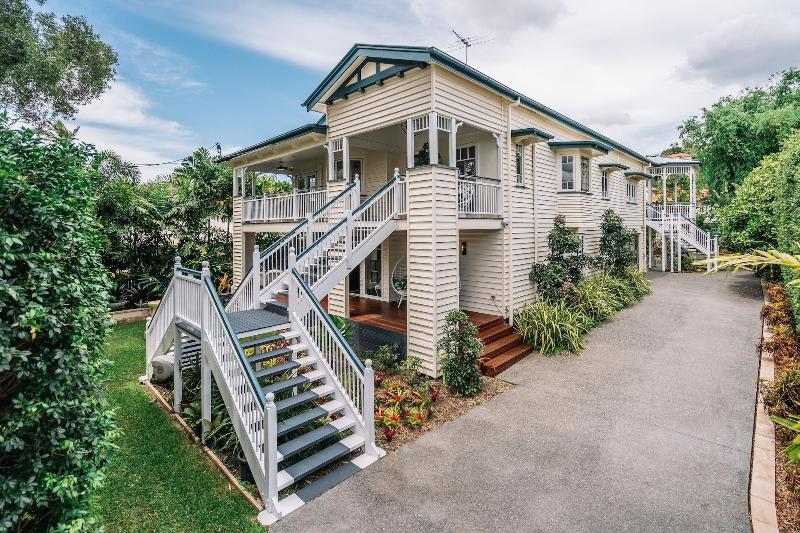 Balmoral Queenslander image