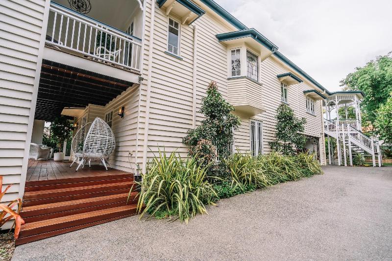 Balmoral Queenslander image