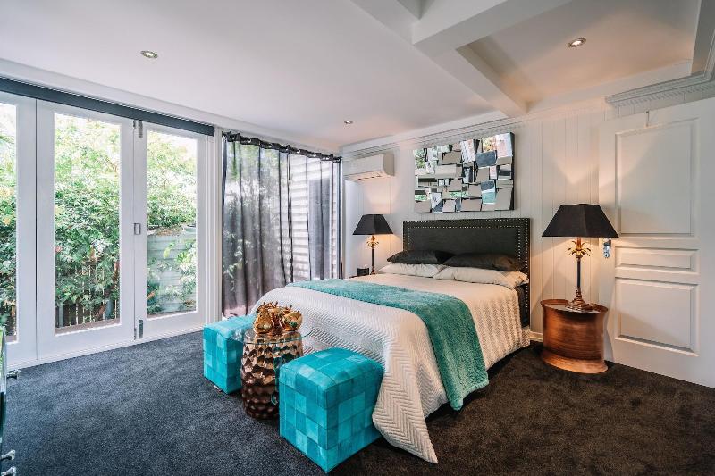 Balmoral Queenslander image