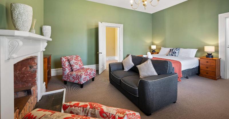 Clydesdale Manor image