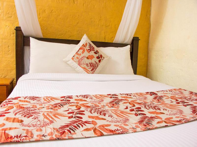 Karen Inn And Suites image