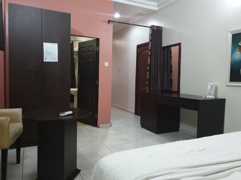 Meritz Hotels & Suites image