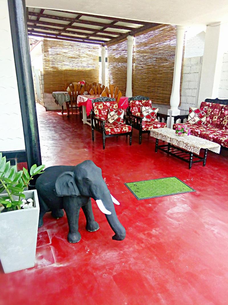 Gloriya Mathews Family Guest House — photo 3