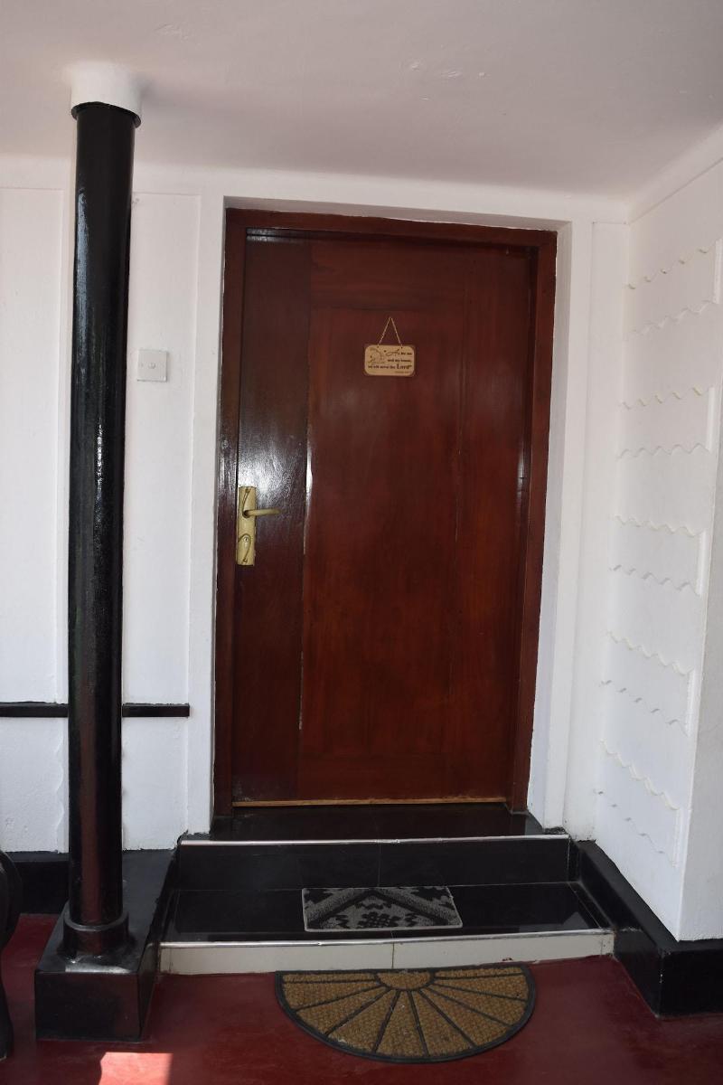 Gloriya Mathews Family Guest House — photo 4
