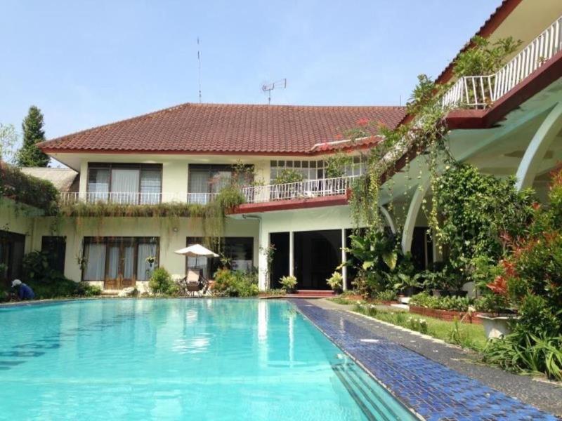 The Garden Family Guest House image