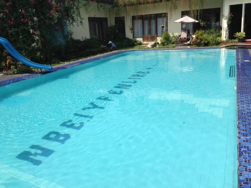 The Garden Family Guest House image