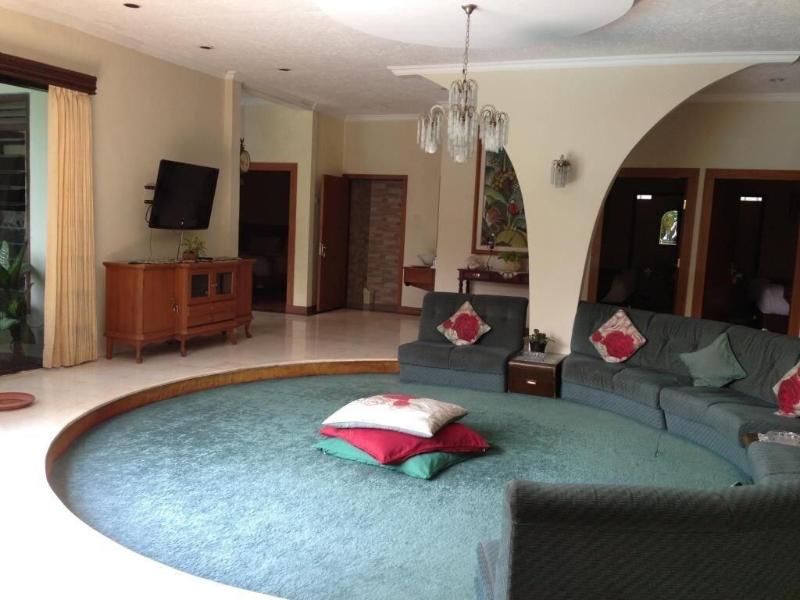 The Garden Family Guest House image