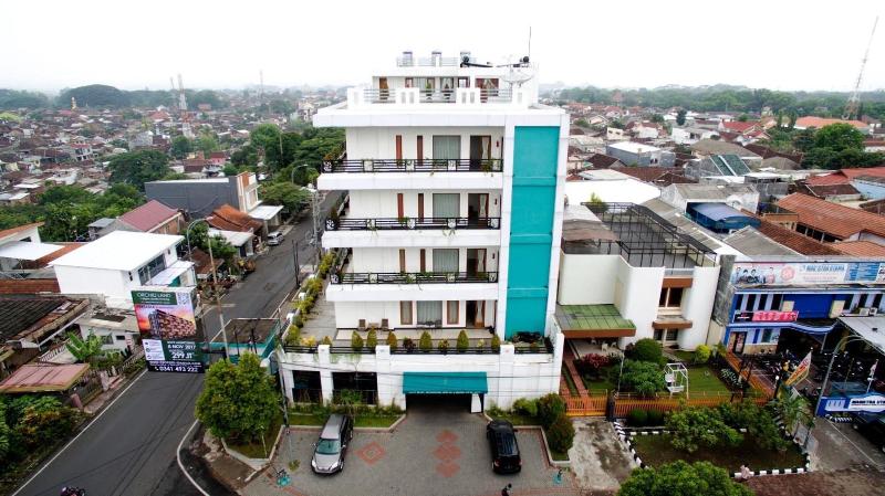 Ratu Homestay Malang — general view
