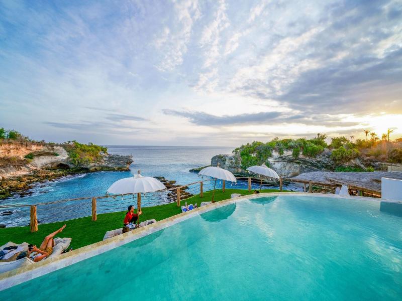Blue Lagoon Avia Villas image