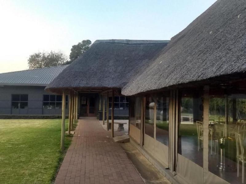 Outlook Lodge Or Tambo image
