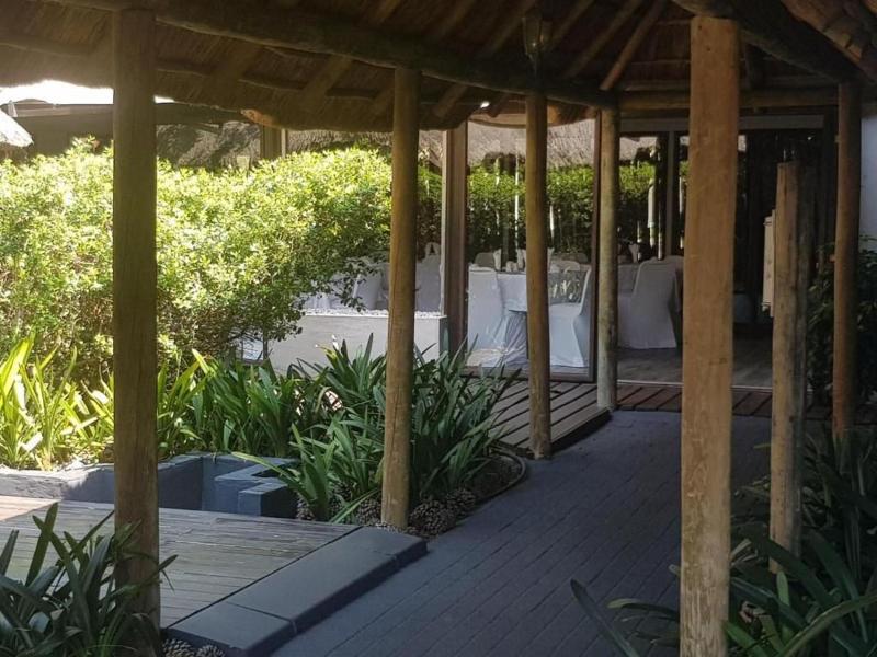 Outlook Lodge Or Tambo image