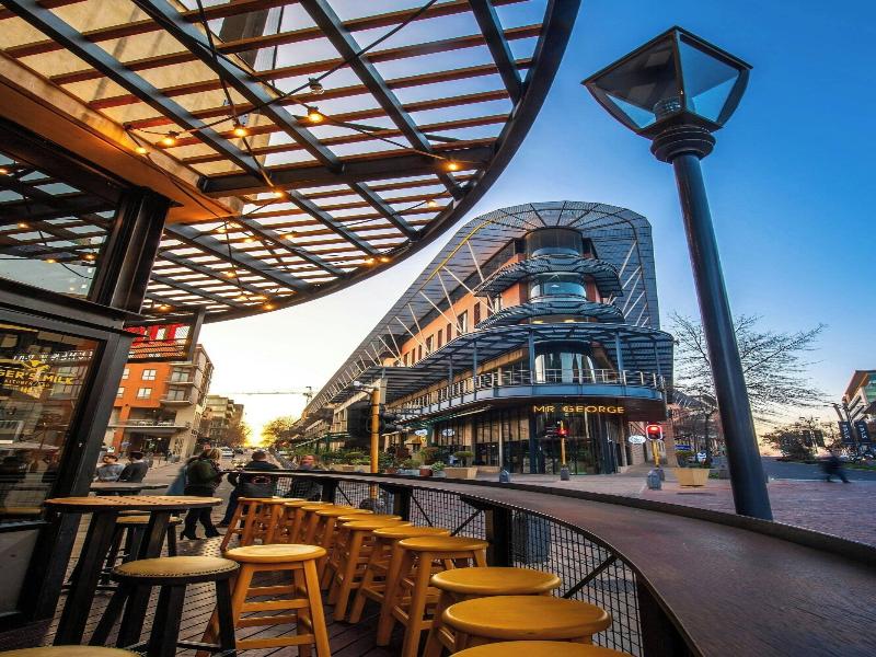 Johannesburg Marriott Hotel Melrose Arch image