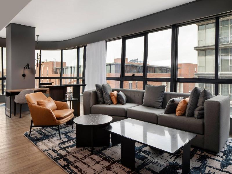 Johannesburg Marriott Hotel Melrose Arch image