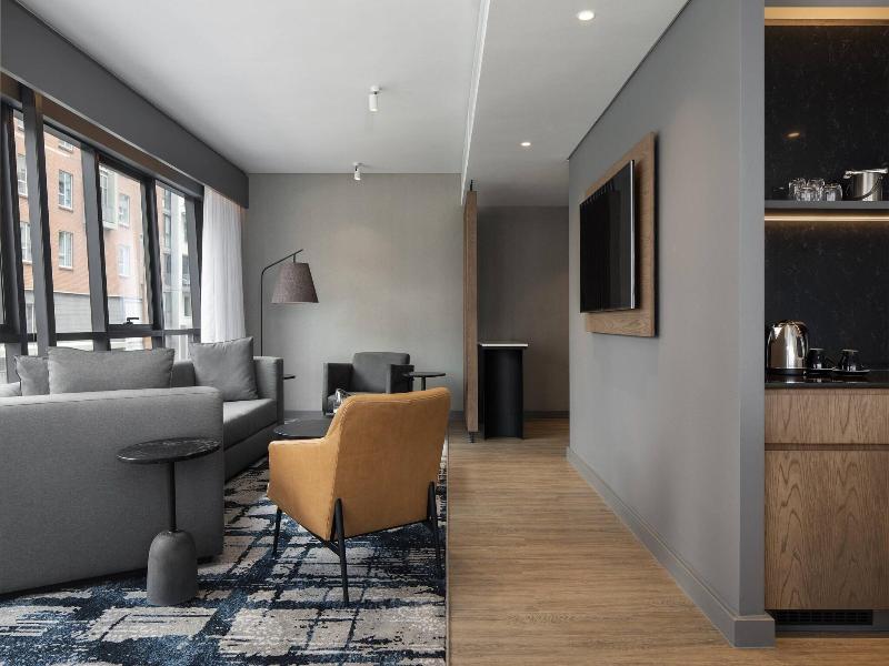 Johannesburg Marriott Hotel Melrose Arch image