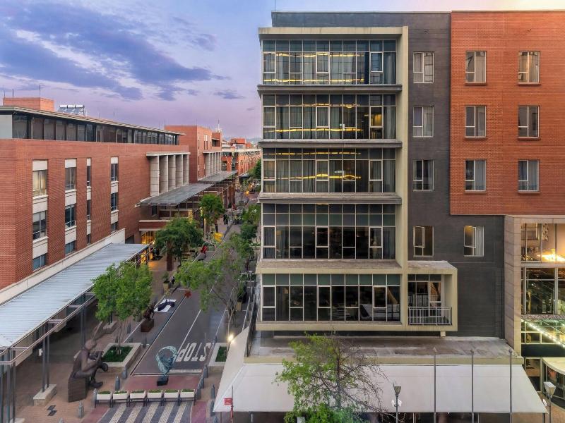 Johannesburg Marriott Hotel Melrose Arch image