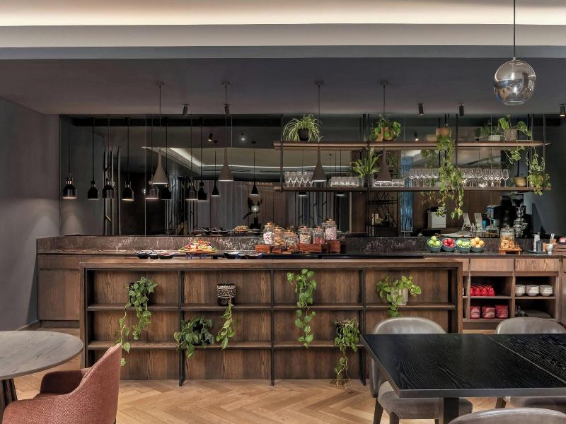 Johannesburg Marriott Hotel Melrose Arch image