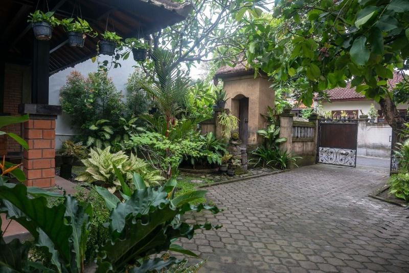 Katang-katang Guest House Bali image