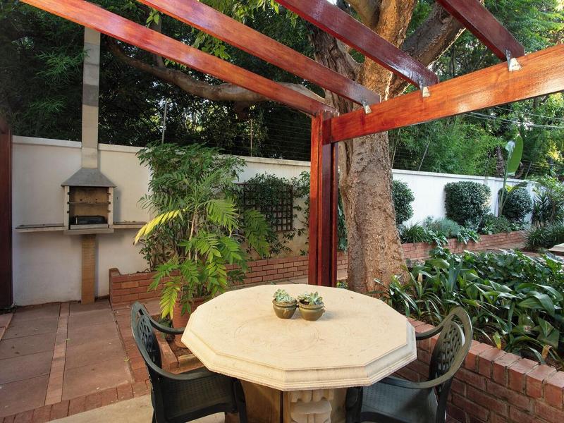 Bed And Breakfast In Waterkloof image