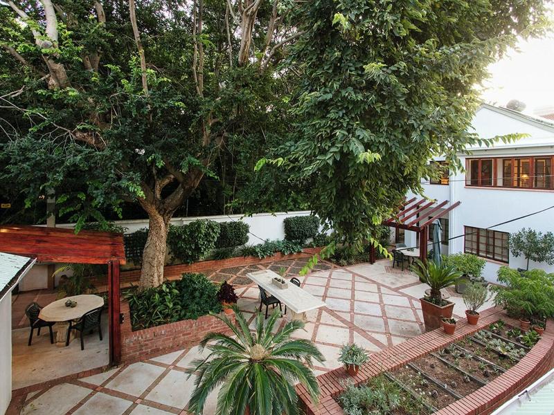 Bed And Breakfast In Waterkloof image