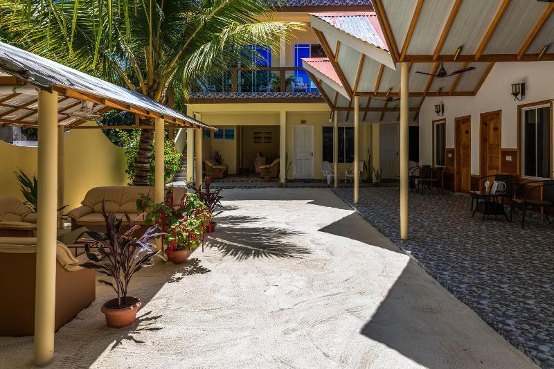 Relax Residence Thoddoo Maldives image