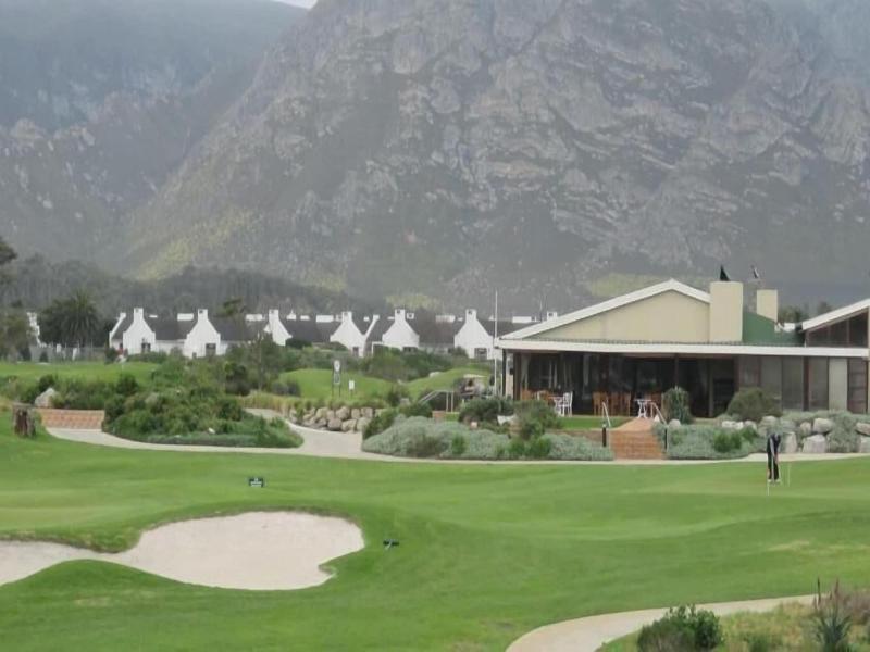 Mulligans Golf Lodge image