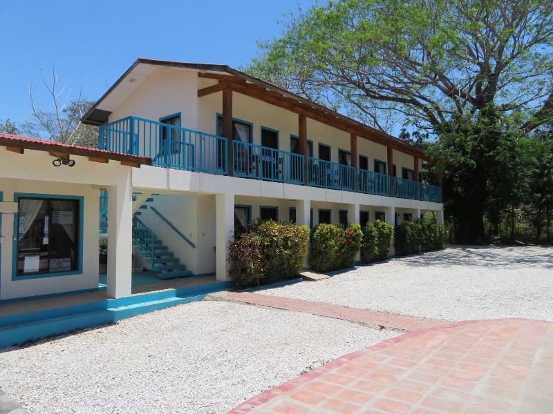 Cabinas Diversion Tropical image