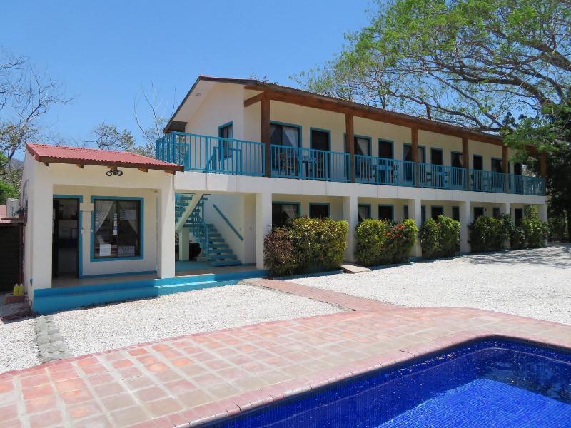 Cabinas Diversion Tropical image