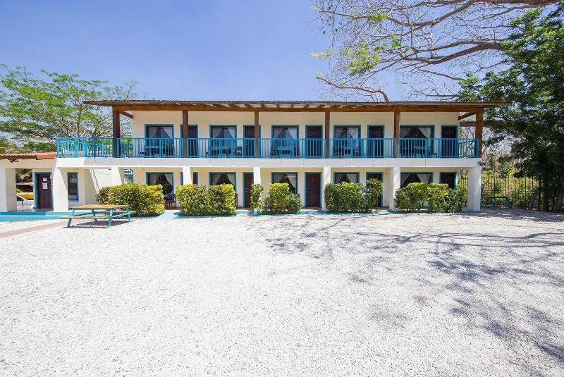 Cabinas Diversion Tropical image