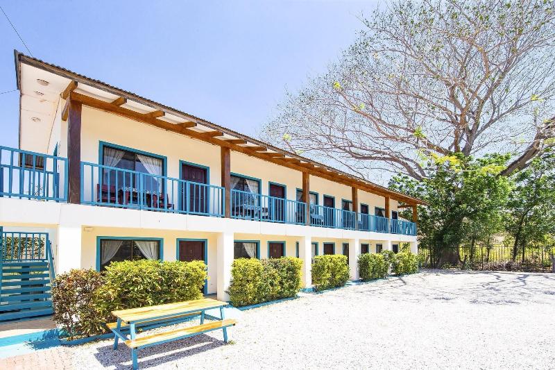 Cabinas Diversion Tropical image