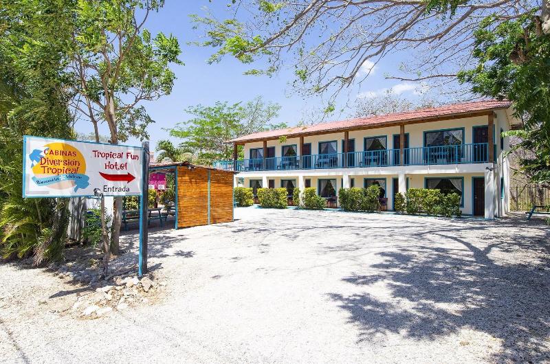 Cabinas Diversion Tropical image