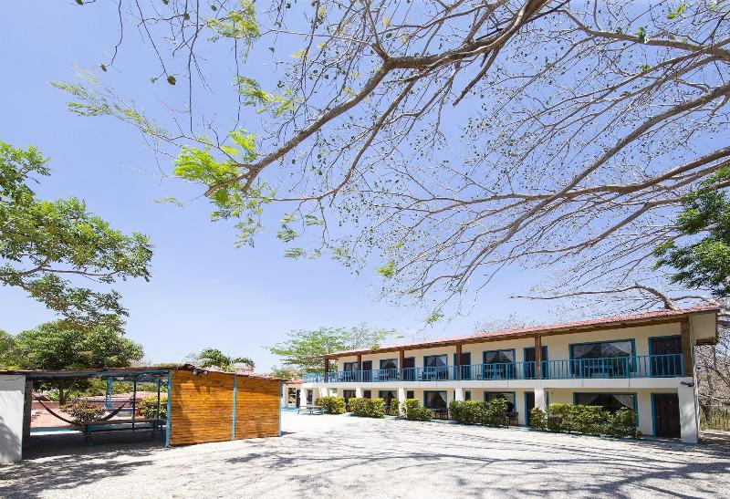 Cabinas Diversion Tropical image