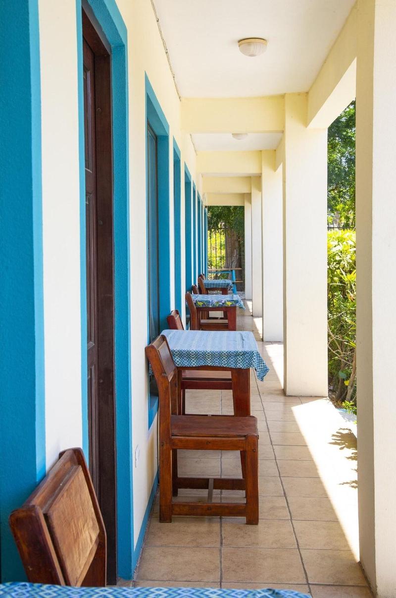 Cabinas Diversion Tropical image