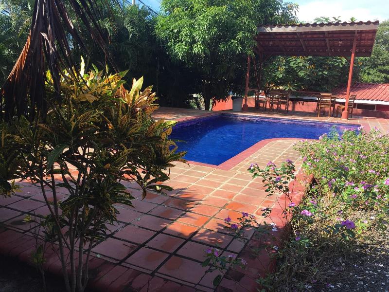 Cabinas Diversion Tropical image