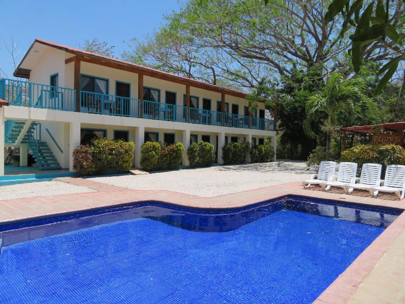 Cabinas Diversion Tropical image