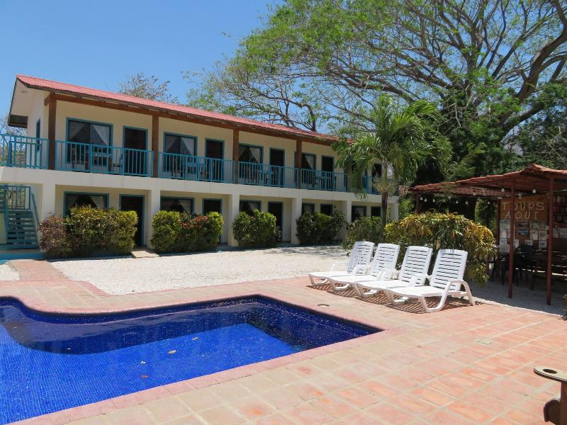 Cabinas Diversion Tropical image